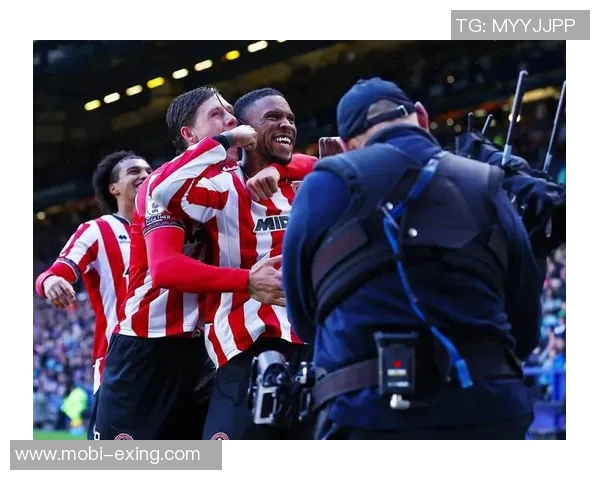 曼联提前召回21岁中场科利尔西布朗出场12次表现引关注