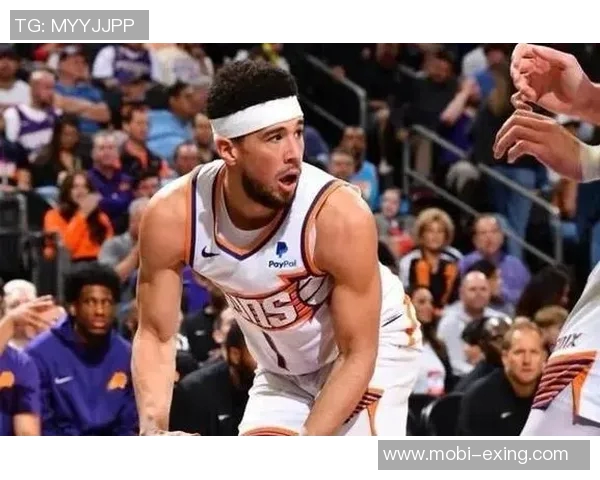 布克主导太阳新篇章KD从收敛到放开重塑球队风格