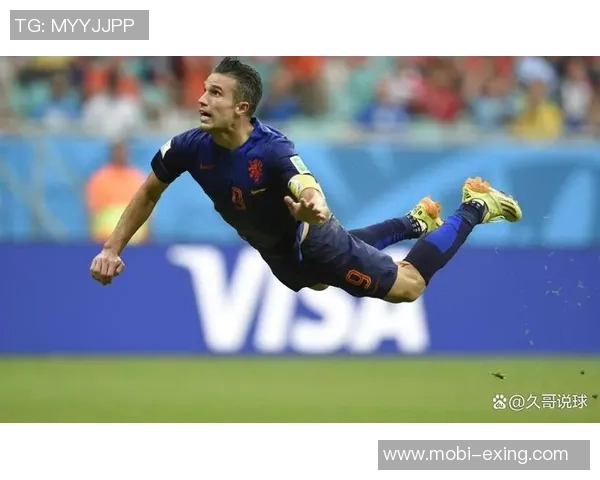 范佩西亲自提拔19岁儿子沙奎尔入费耶诺德一线队名单引发关注